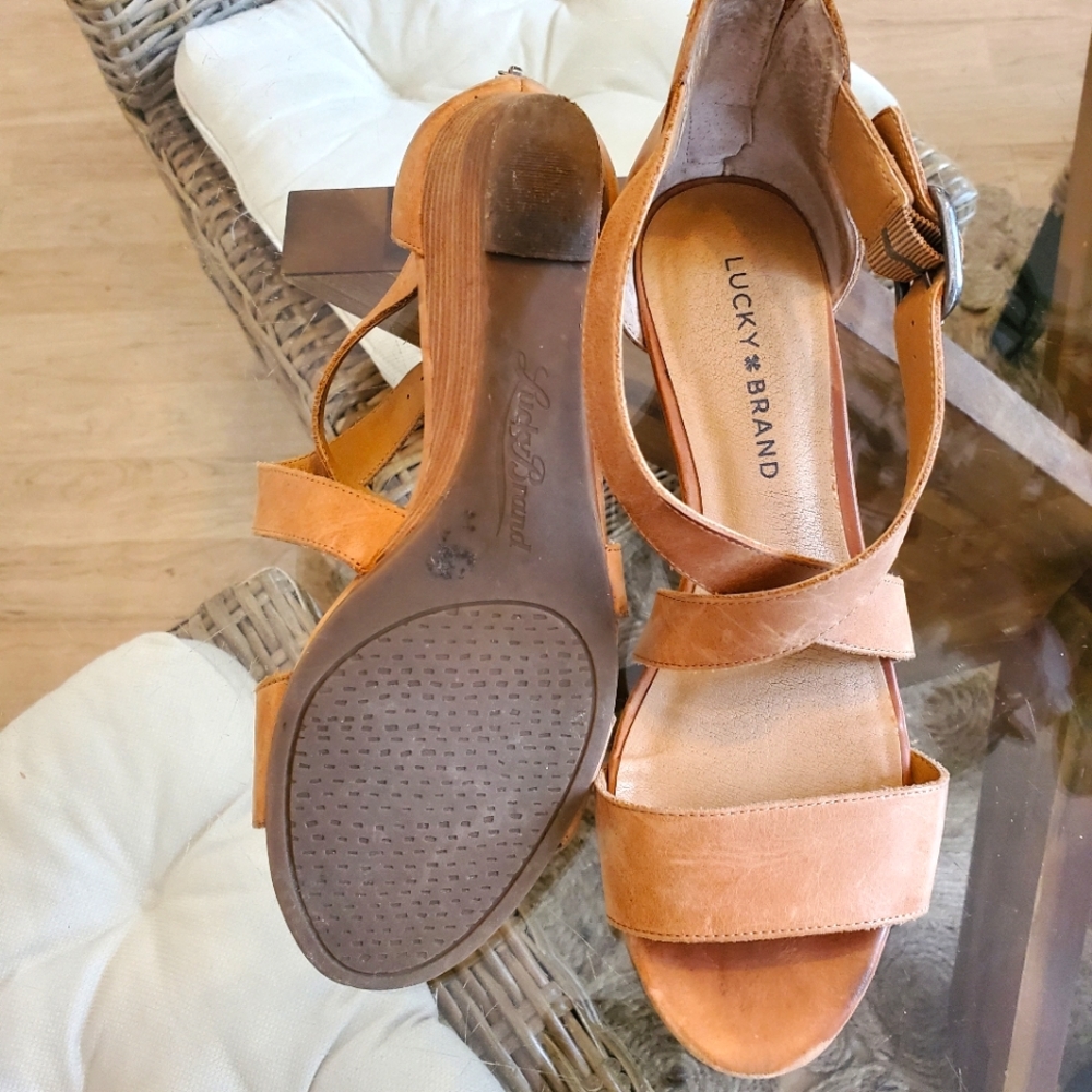 Women's shoes